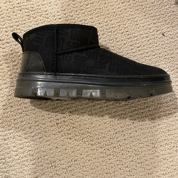 Ugg ultra mini monogram NWOB - Picture 3 of 3